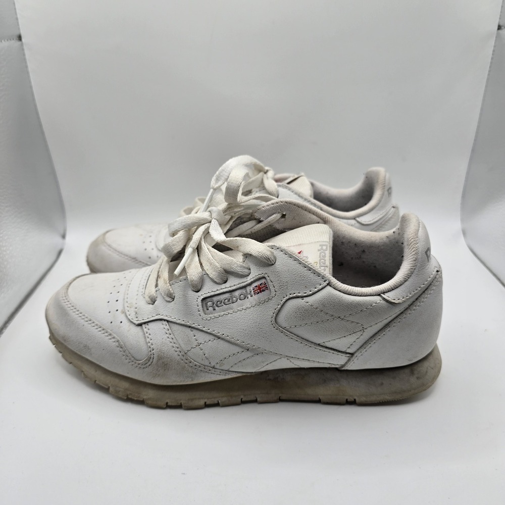 Redbox Classic White/Gray Unisex Size 4.5 Youth Sneakers